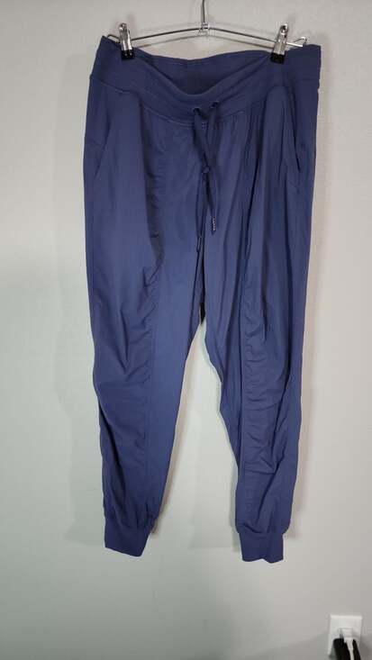 Lululemon - Picture 1 of 4